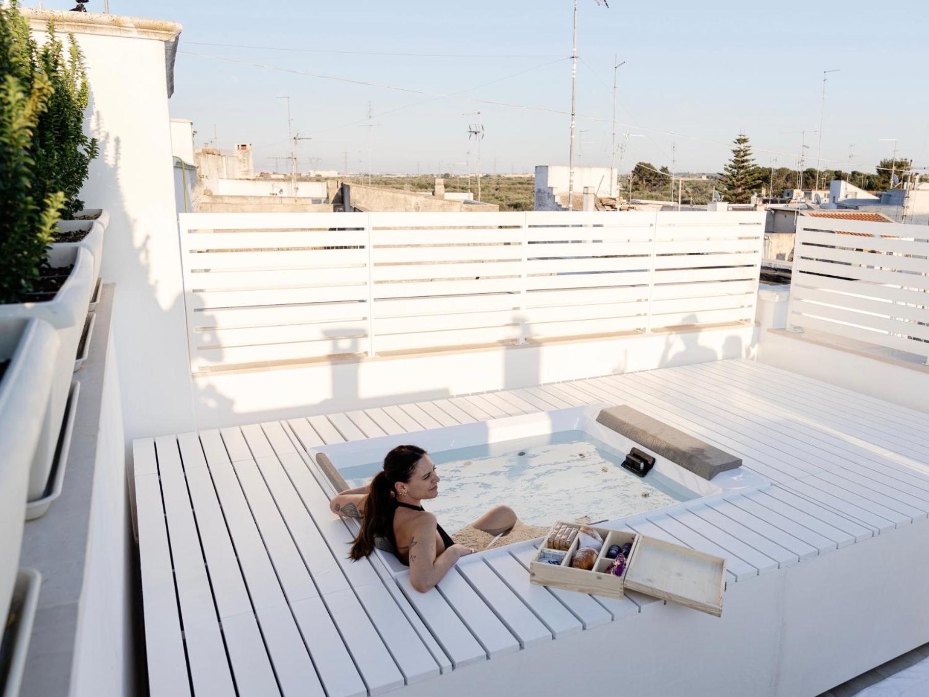 Aurluna Luxury Suites Bari Exteriör bild