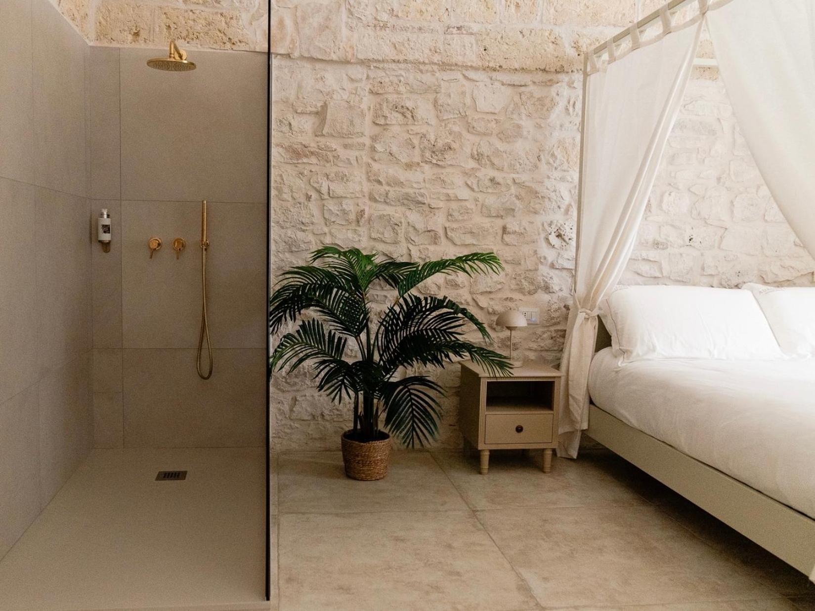 Aurluna Luxury Suites Bari Exteriör bild